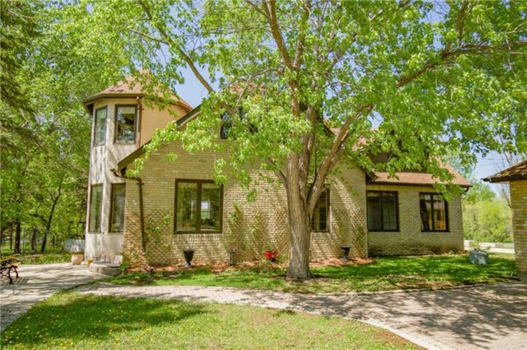 5592 HENDERSON Highway, R1C 0B4, 4 Bedroom, 1 & 1/2 Storey for sale