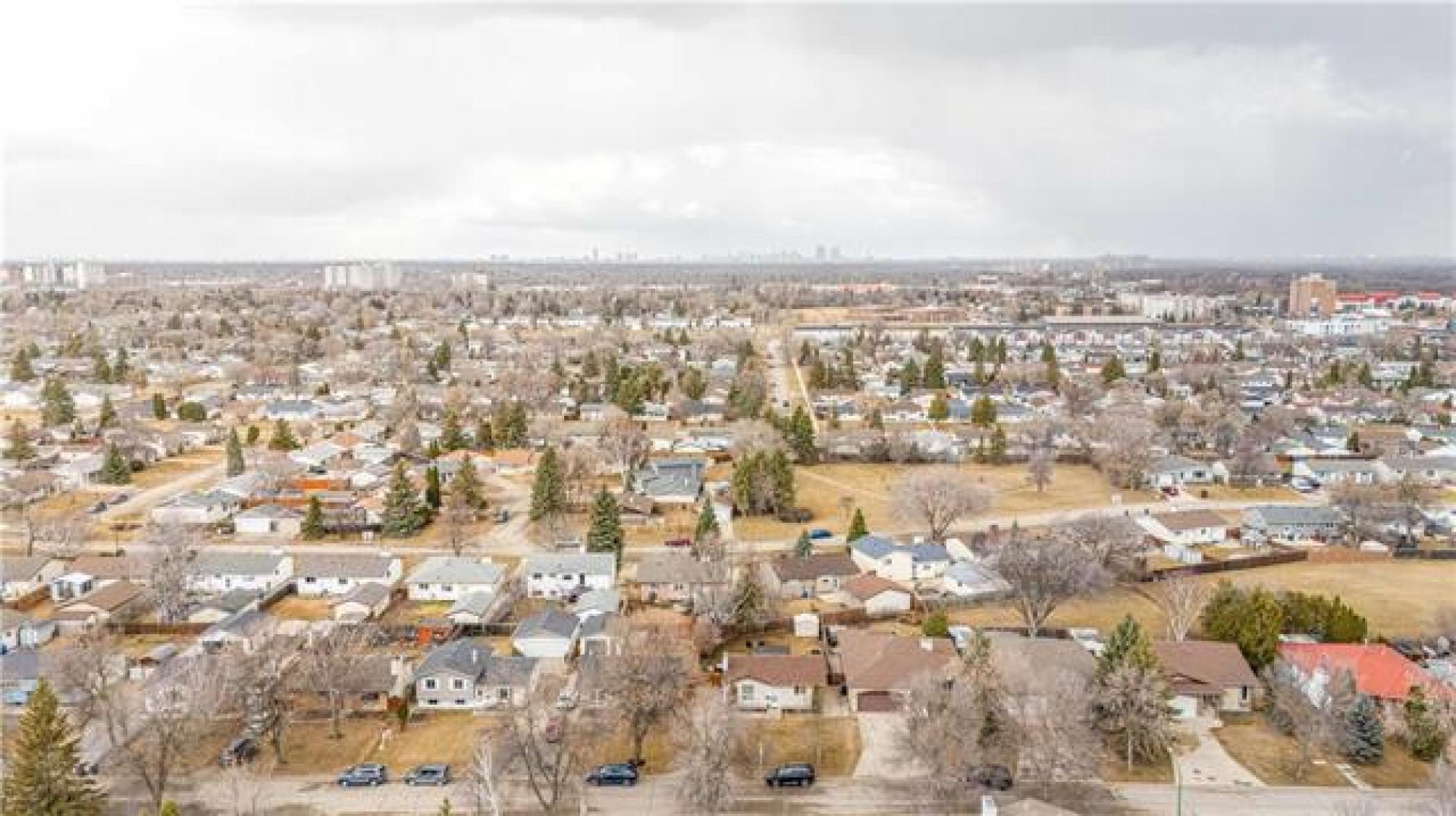 51 Brixford Crescent, R2N 1E1, 2 Bedroom, Bungalow for sale South East