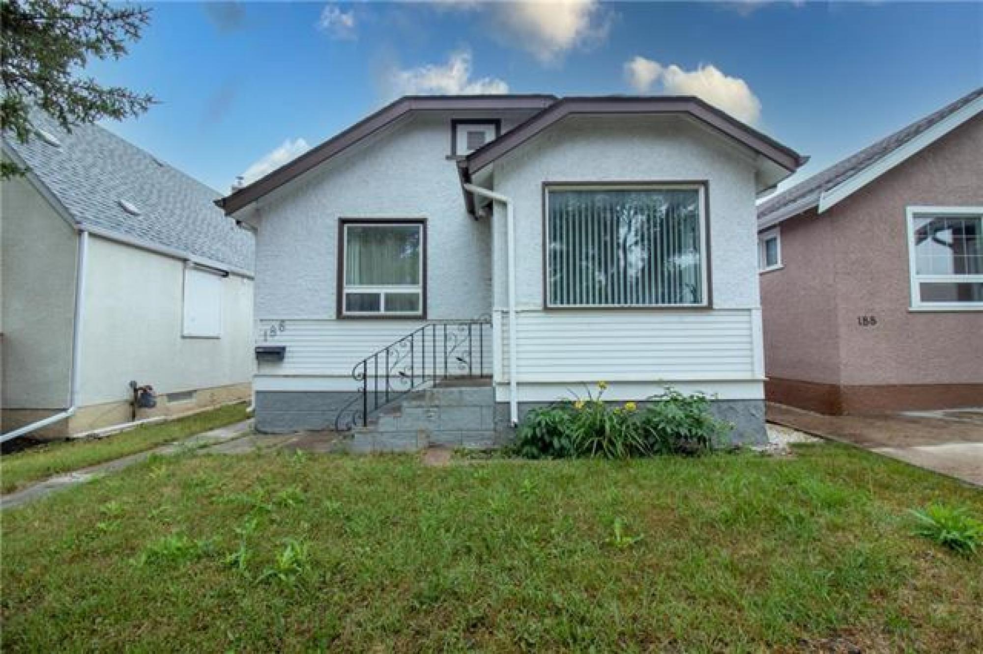 186 St Anthony Avenue, R2V 0R5, 2 Bedroom, Bungalow for sale North West