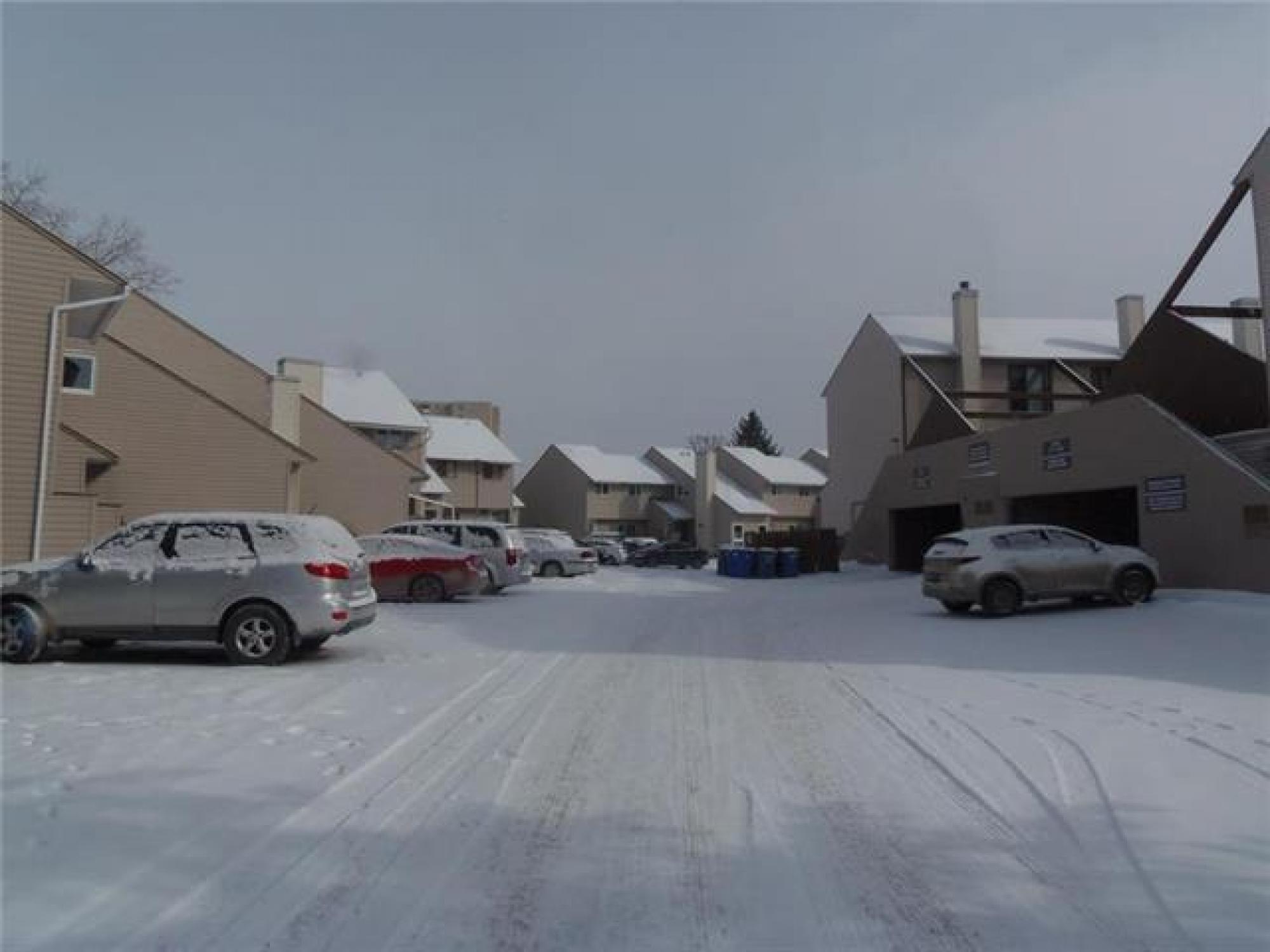 61151 Greenway Crescent, R2Y 2G8, 2 Bedroom for sale West Winnipeg