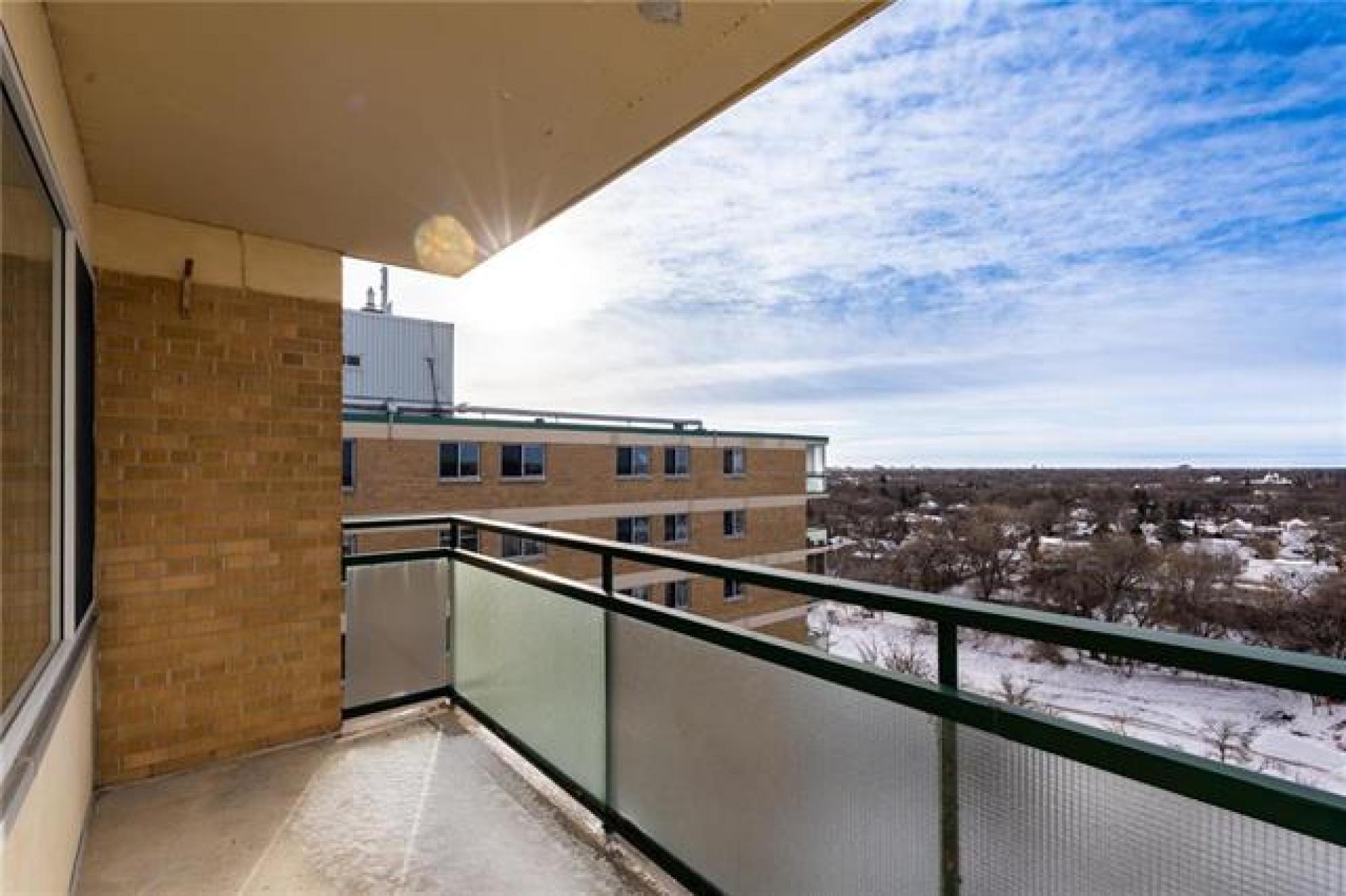 12F300 Roslyn Road, R3L 0H4, 1 Bedroom, One Level for sale Downtown Winnipeg, Osborne Village