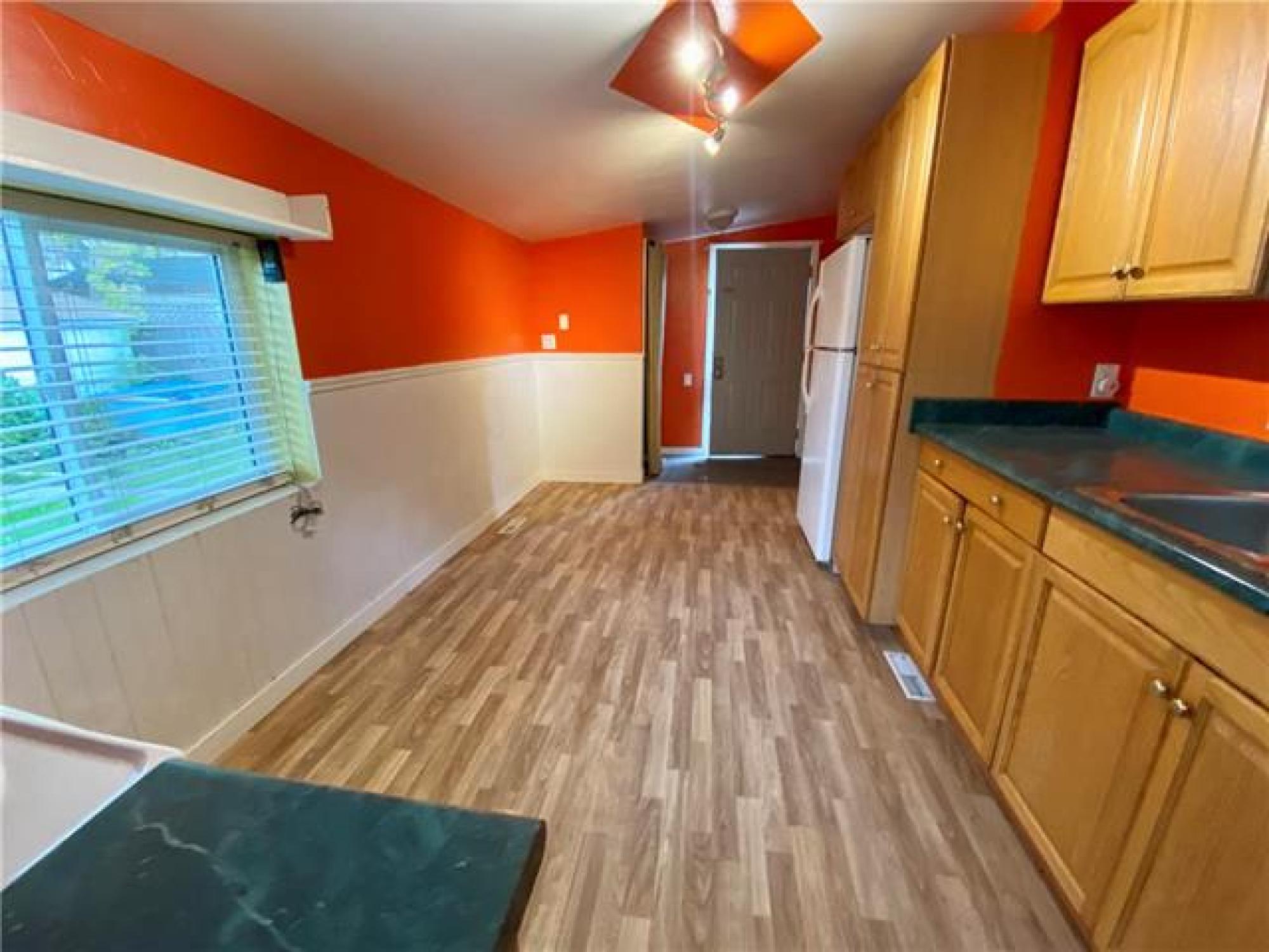 831 McCalman Avenue, R2L 1G9, 3 Bedroom, 1 & 1/2 Storey for sale North