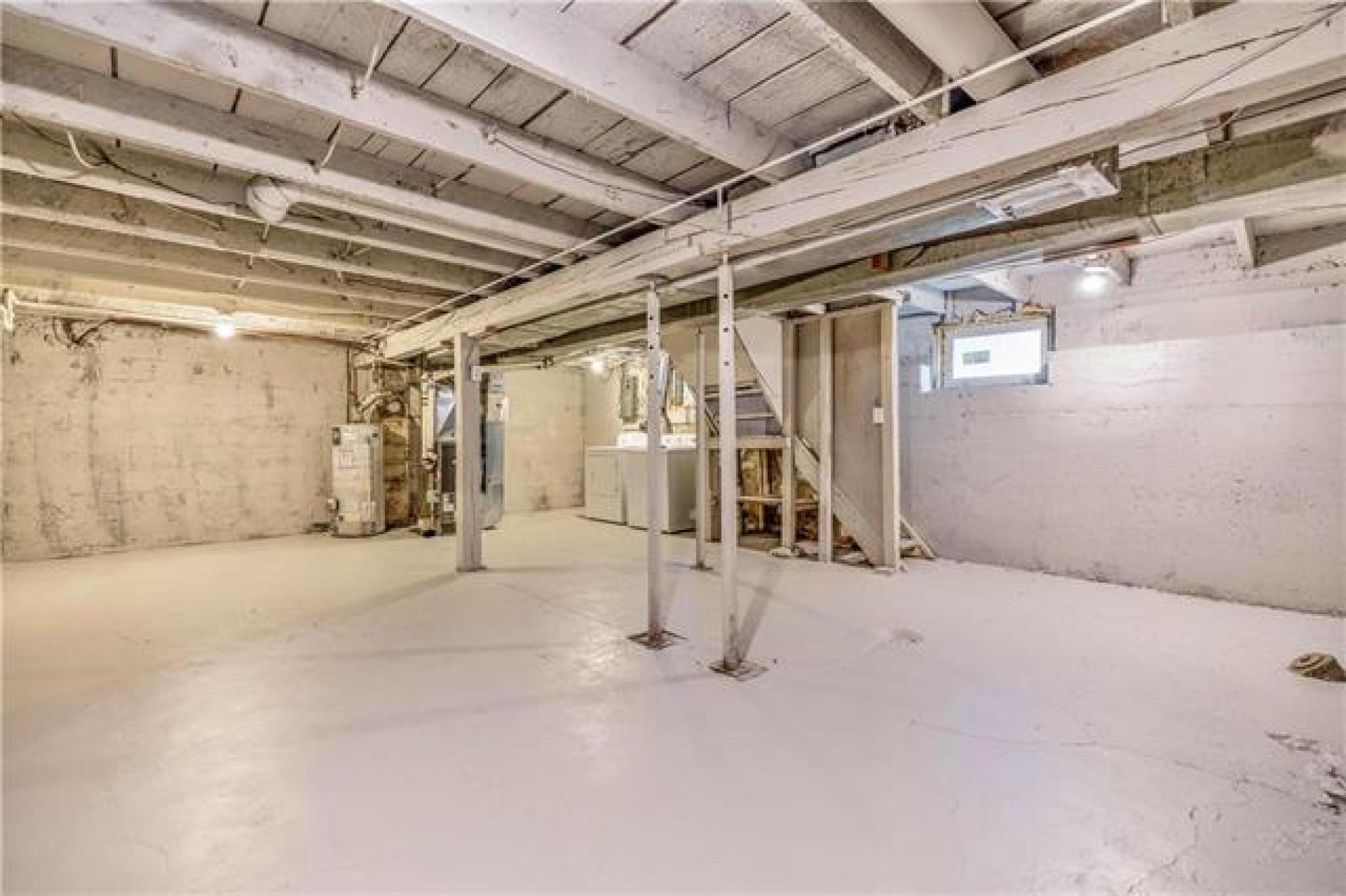 153 Lansdowne Avenue, R2W 0G2, 3 Bedroom, 2 Storey for sale North West