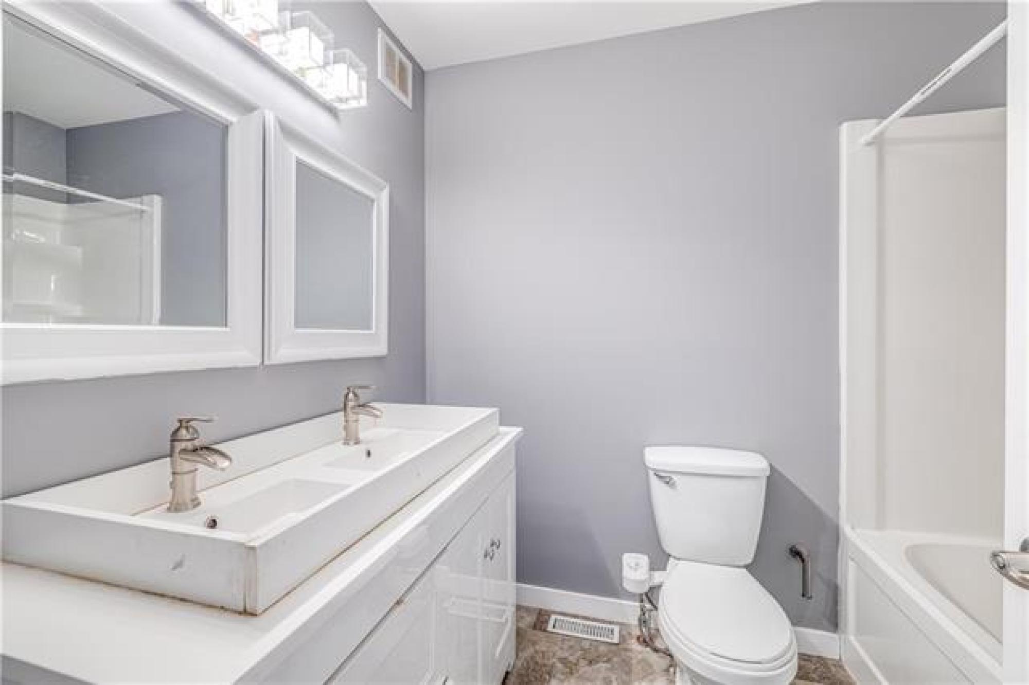 1262 Plessis Road, R2C 2Y2, 3 Bedroom, BiLevel for sale North East