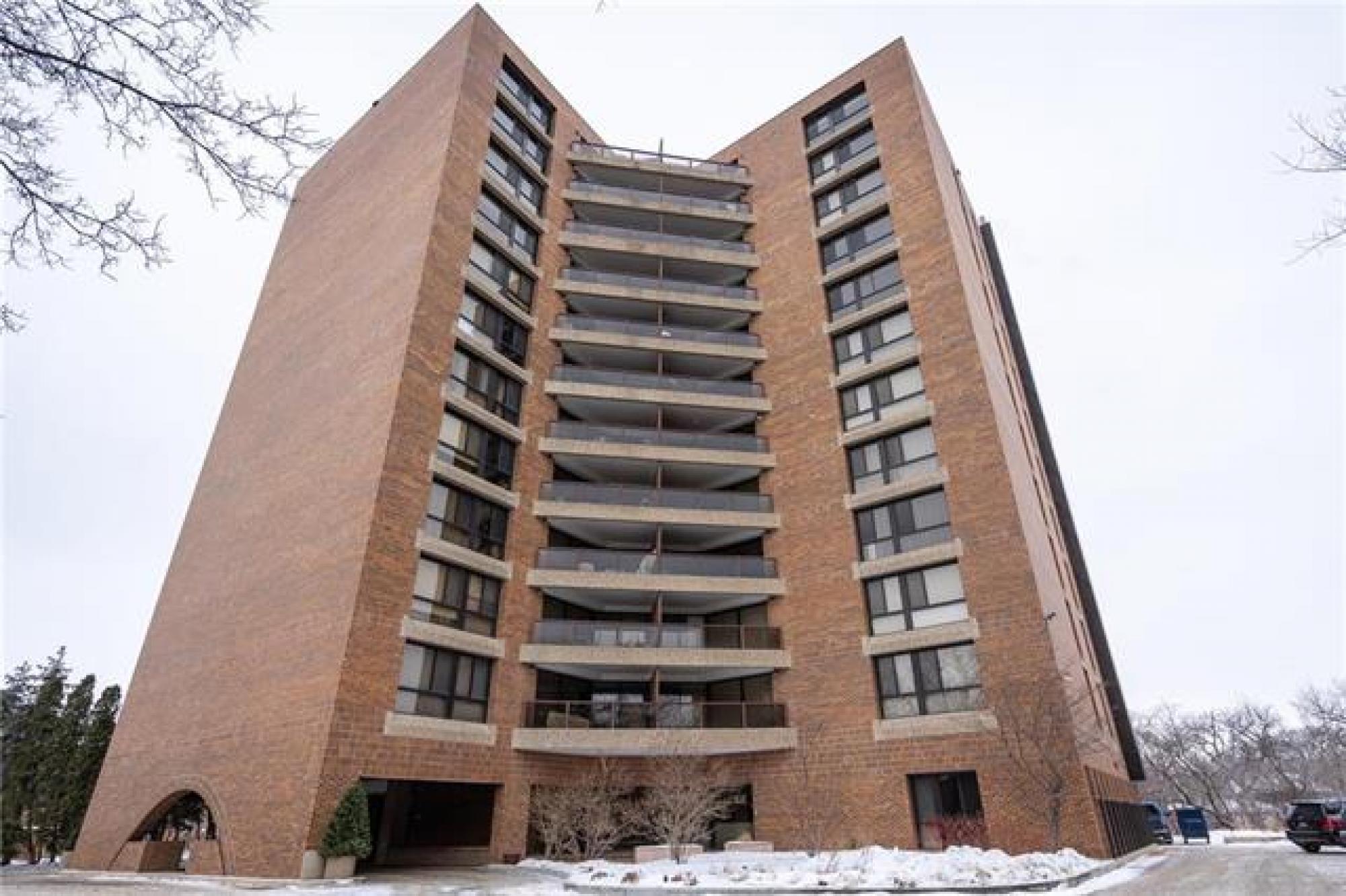 602255 Wellington Crescent, R2M 3V4, 2 Bedroom for sale South West