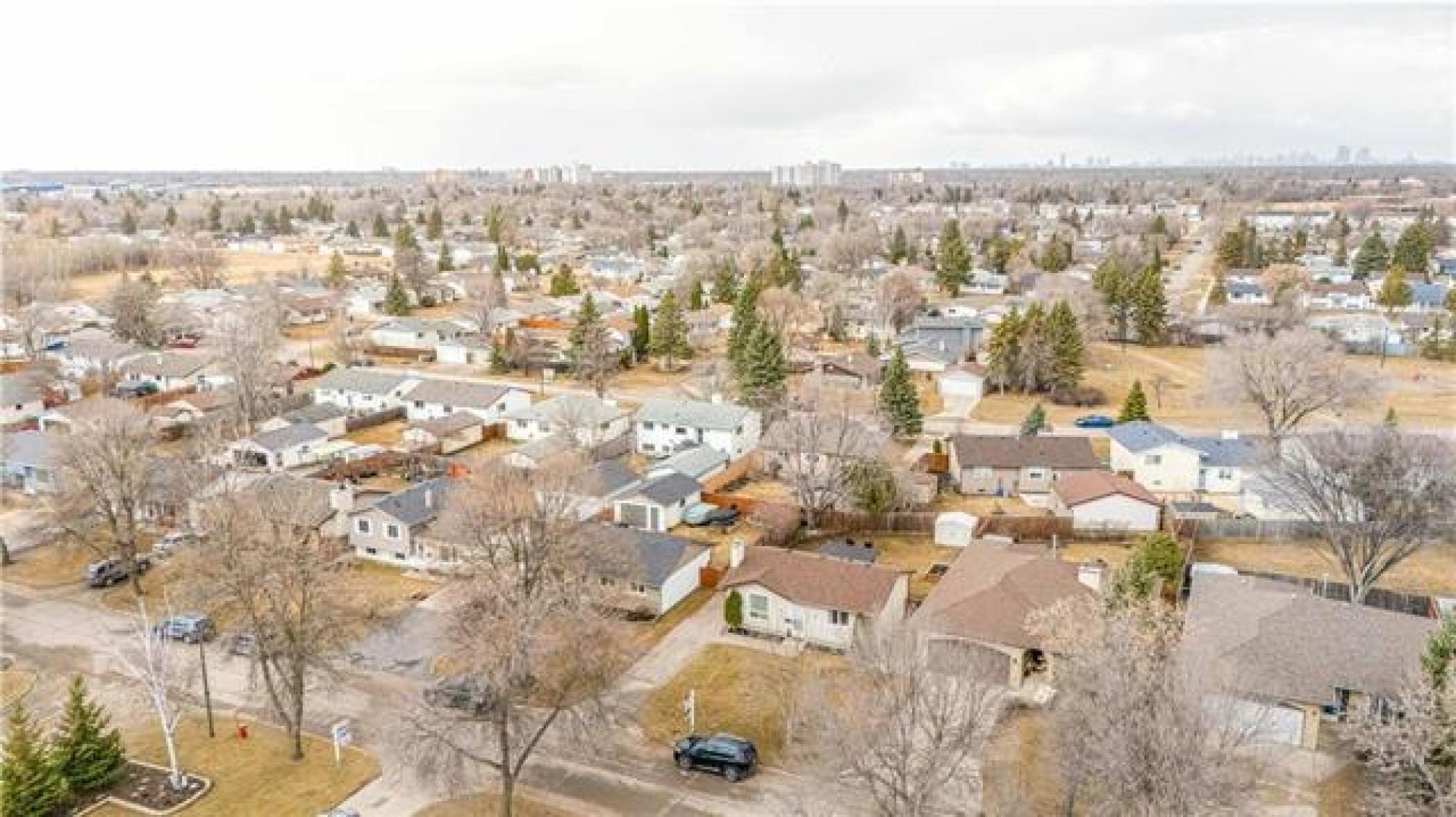 51 Brixford Crescent, R2N 1E1, 2 Bedroom, Bungalow for sale South East