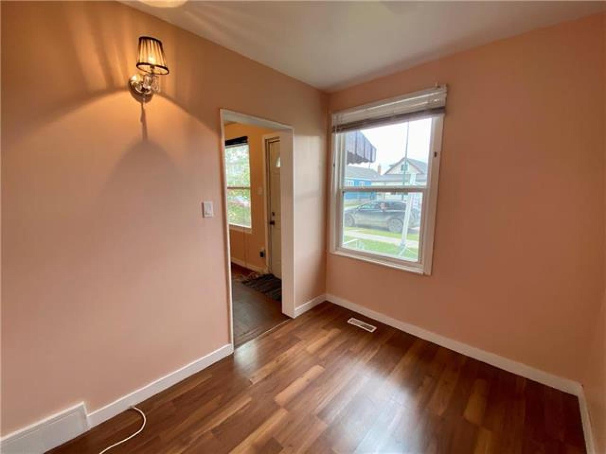 831 McCalman Avenue, R2L 1G9, 3 Bedroom, 1 & 1/2 Storey for sale North