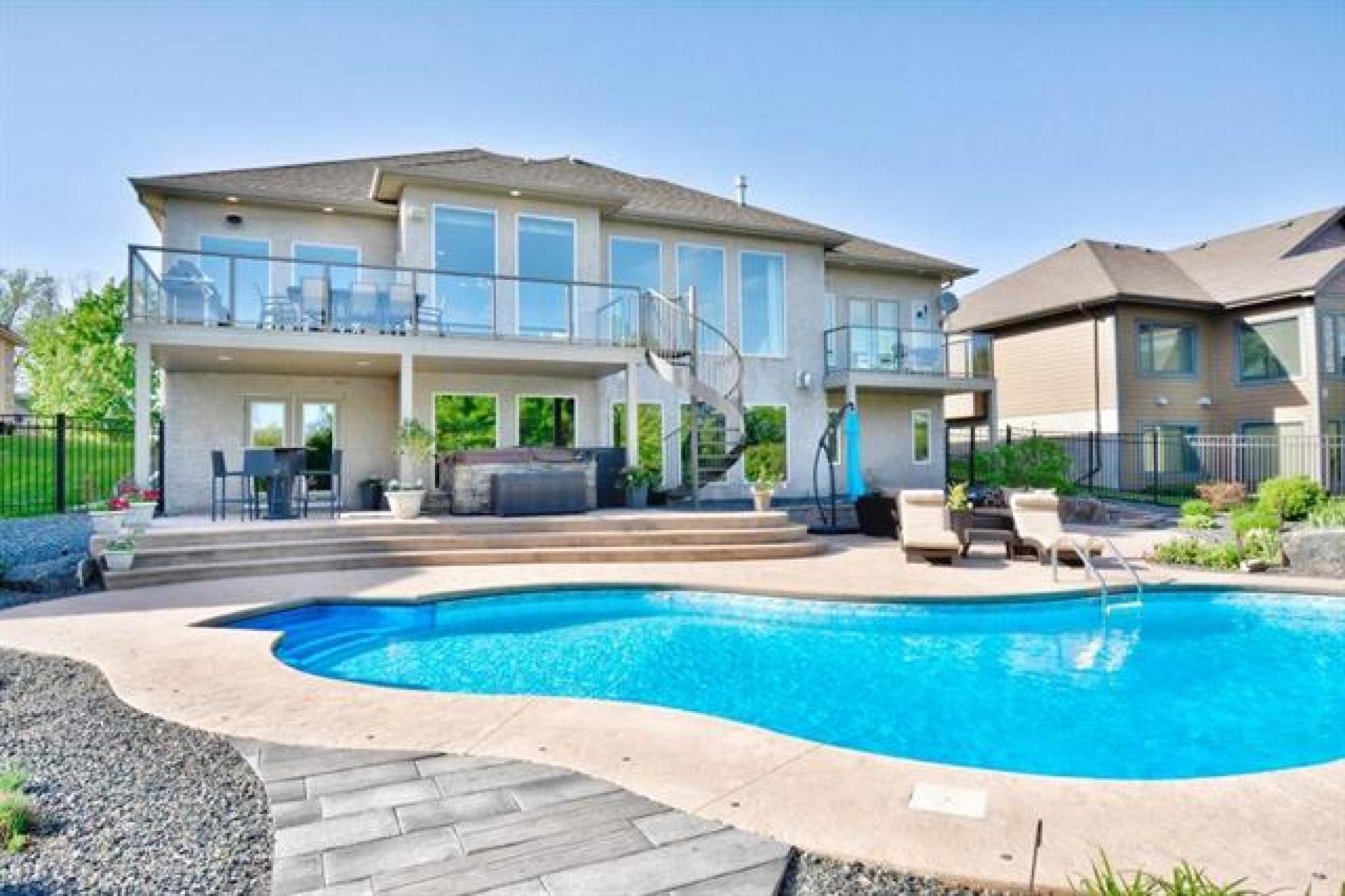 10 Prairie Oaks Cove, R3K 0V6, 3 Bedroom for sale North West Winnipeg