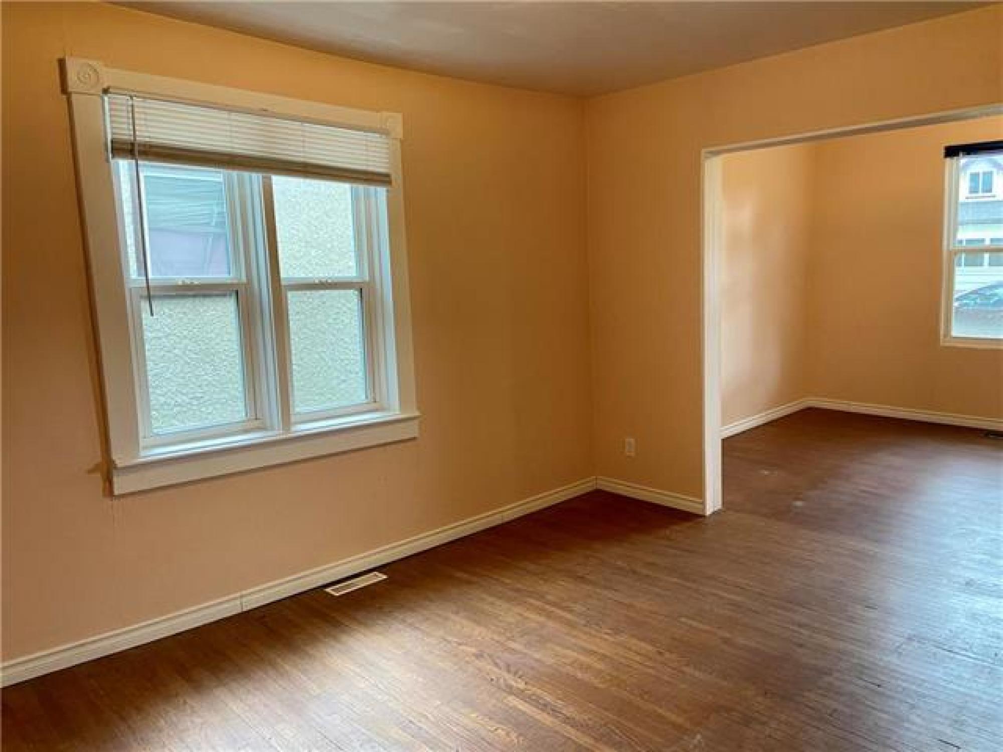 831 McCalman Avenue, R2L 1G9, 3 Bedroom, 1 & 1/2 Storey for sale North