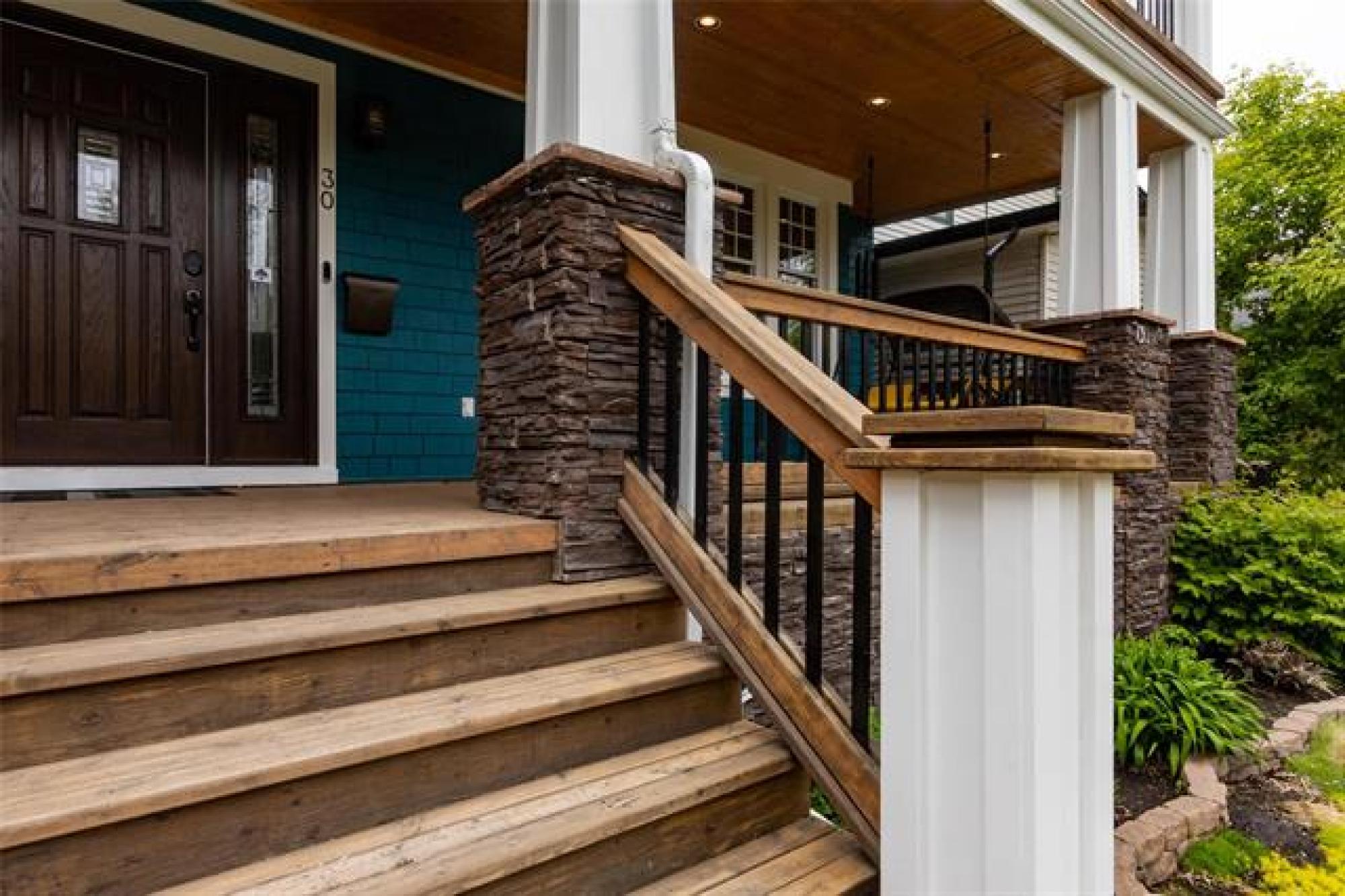 30 Lipton Street, R3G 2G4, 4 Bedroom, 2 & 1/2 Storey for sale West Winnipeg, Wolseley Winnipeg