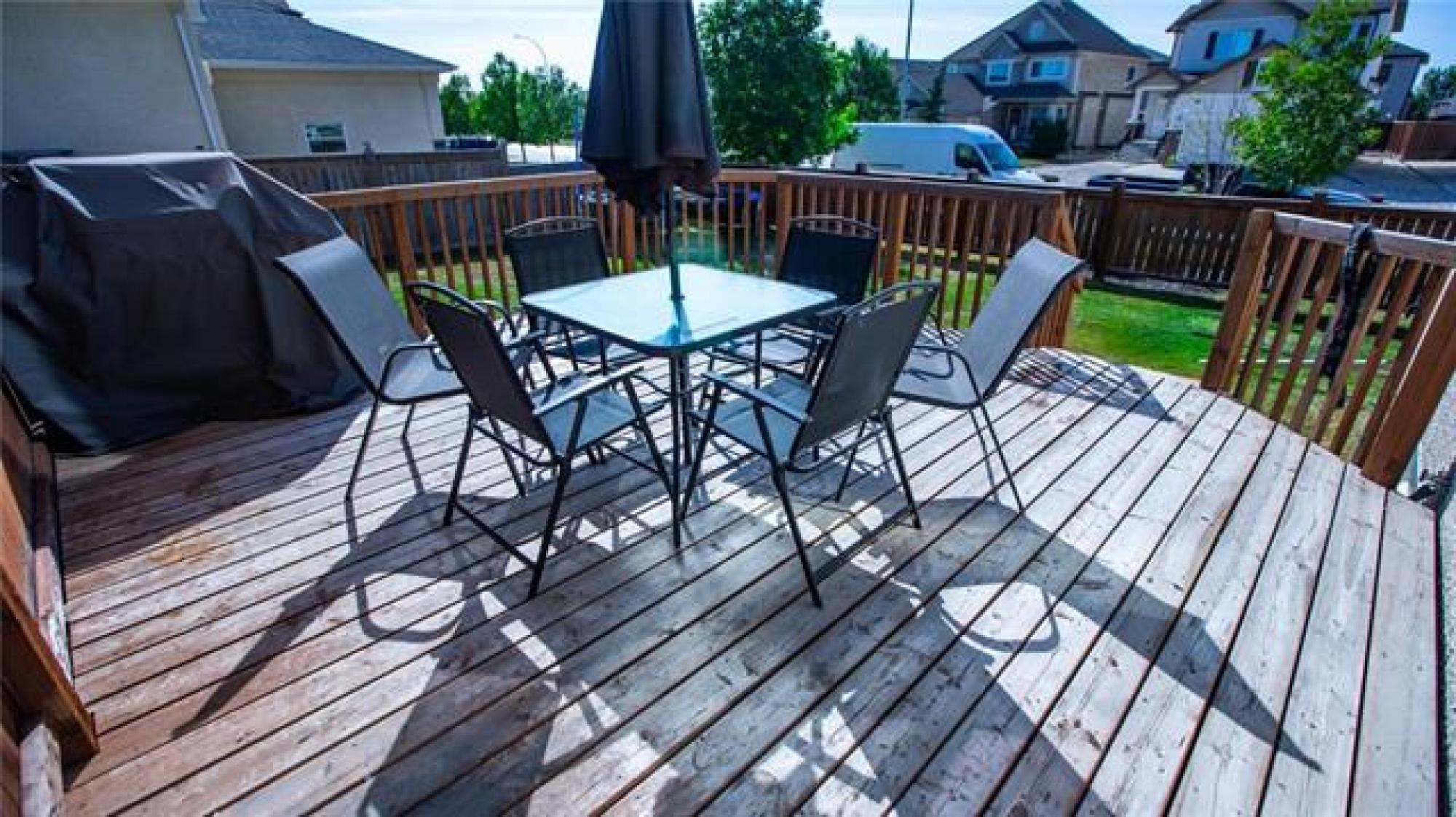 1250 Amber Trail, R2P 1L6, 3 Bedroom, 2 Storey for sale North West