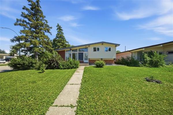 Home Photo - 420 Westmount Drive