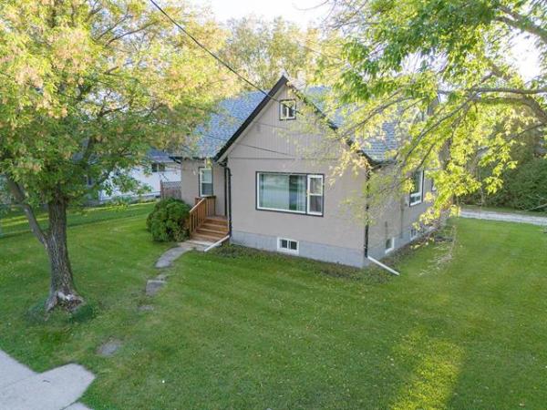 home photo - 105 PARK Avenue