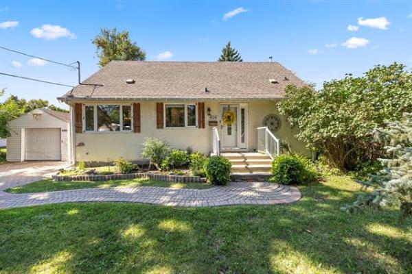 Home Photo - 606 Charleswood Road