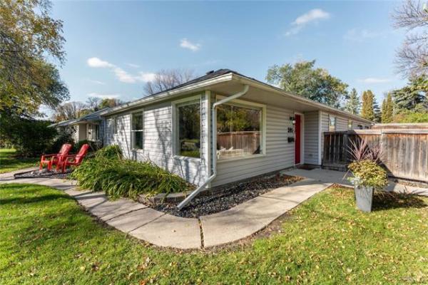 Home Photo - 395 Lanark Street