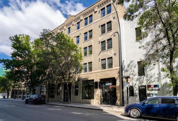 Home Photo - 314-139 Market Avenue