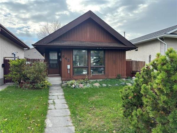 Home Photo - 942 Summerside Avenue