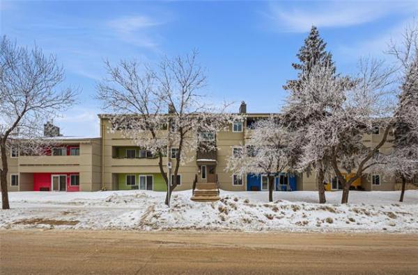 Home Photo - 4-1330 Markham Road