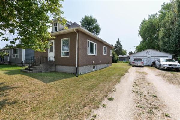 Home Photo - 250 Toronto Avenue