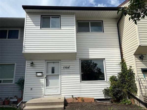 Home Photo - D-1306 Molson Street