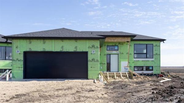 Home Photo - 76 Sterling Crescent