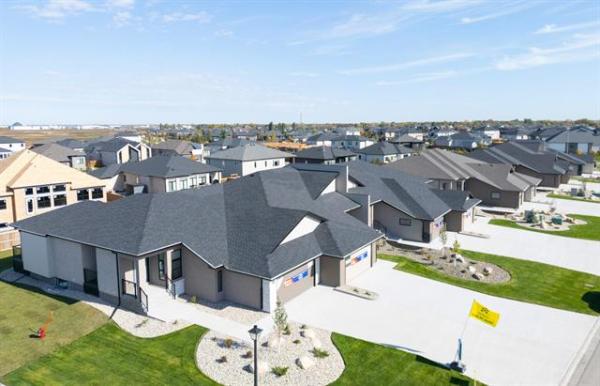 35 SHORELINE Drive