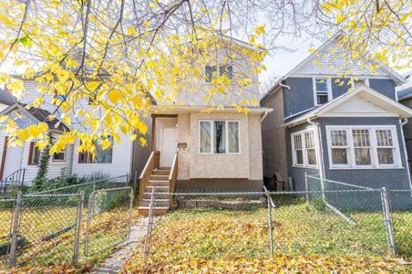 Home Photo - 782 Simcoe Street
