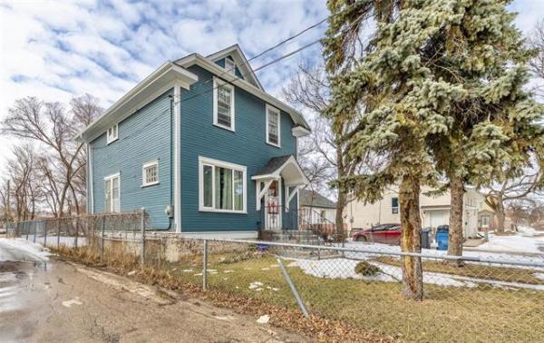 Home Photo - 518 Aikins Street