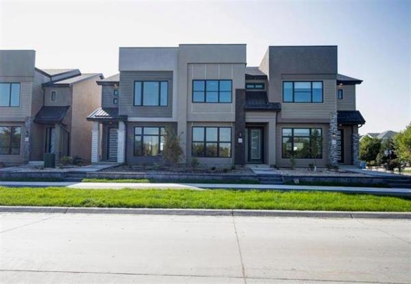 558 couture Crescent