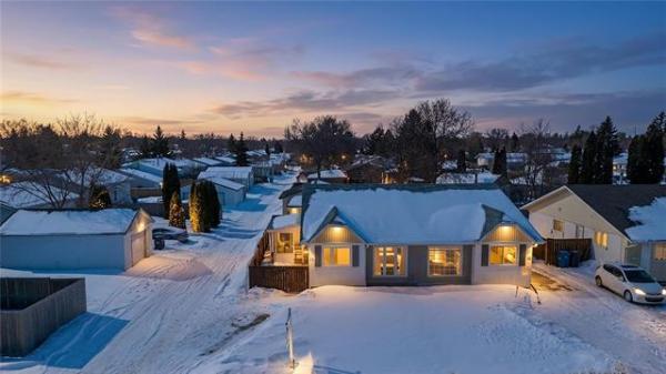 Home Photo - 14 Knightsbridge Drive