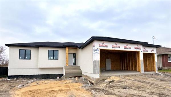 Home Photo - 42 Beaudin Boulevard