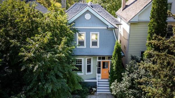 Home Photo - 203 Nassau Street