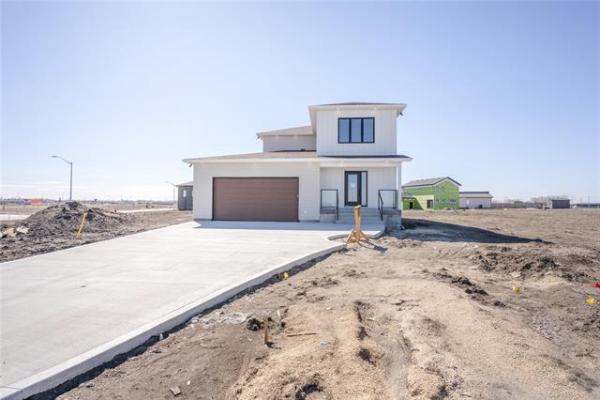 Home Photo - 5 Black Currant Crescent