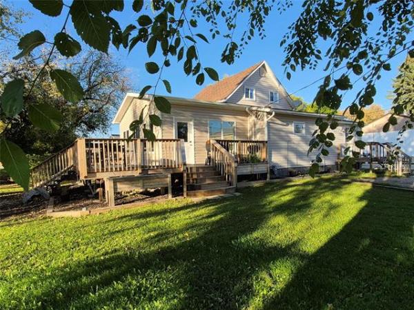 Home Photo - 37 De L'eglise Avenue