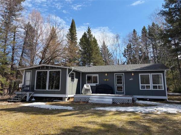 Home Photo - 48 Tagesen Boulevard