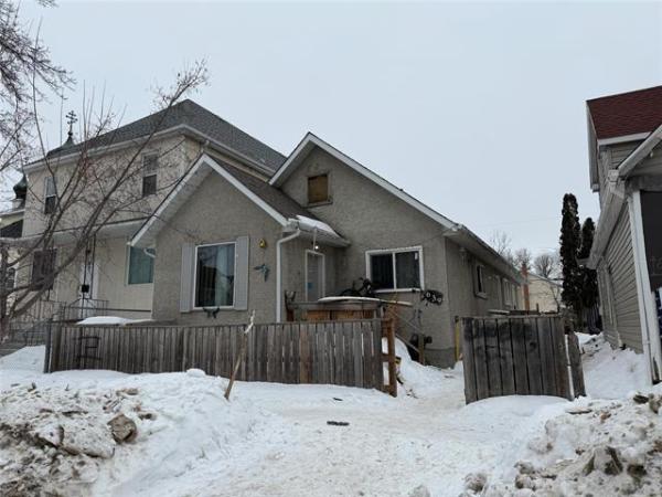 Home Photo - 639 Manitoba Avenue