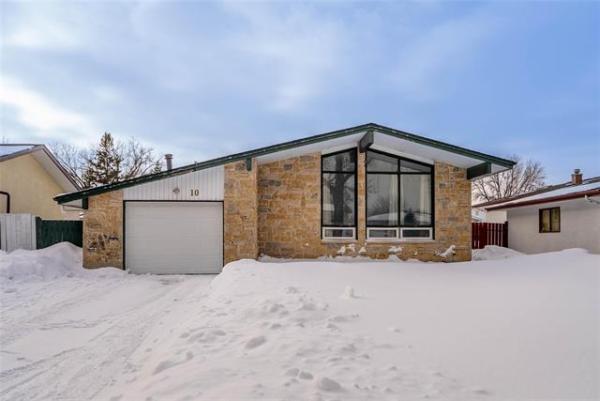 home photo - 10 Larter Crescent