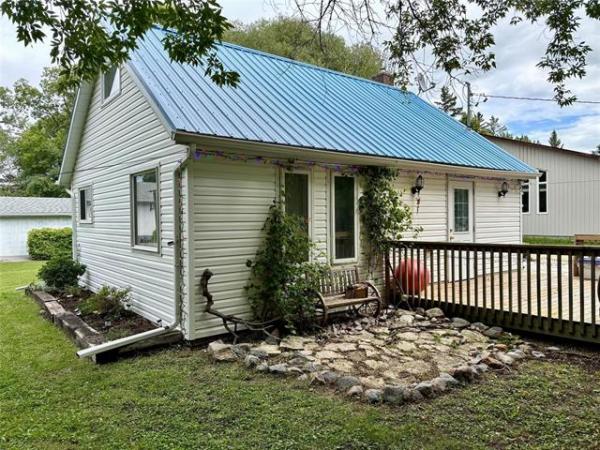 Home Photo - 906 First Street