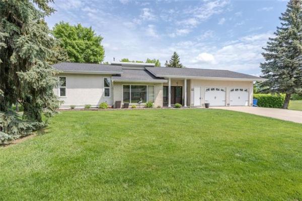 Home Photo - 21 Carriere Avenue