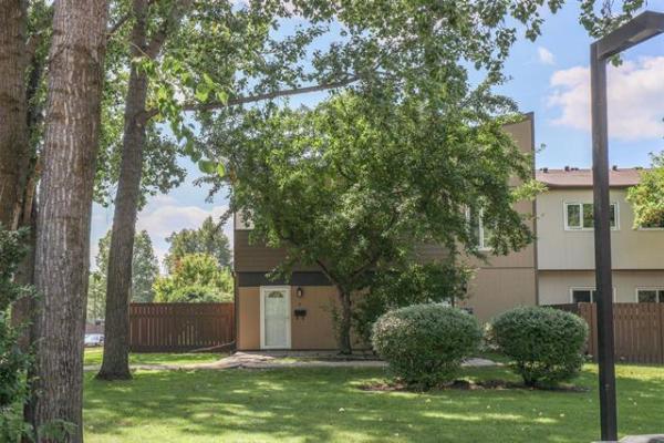 Home Photo - 2-466 Kenaston Boulevard