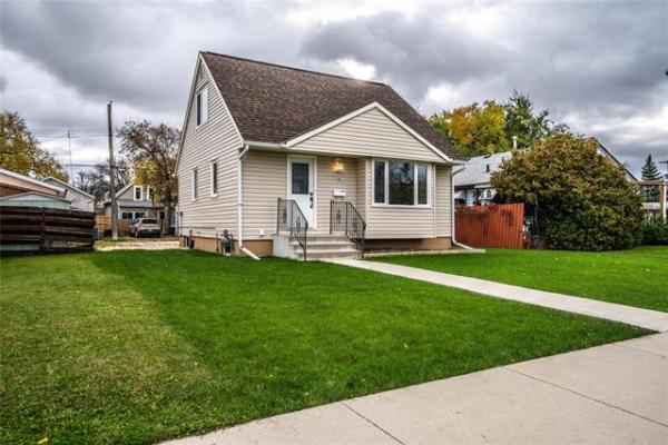 Home Photo - 782 Manhattan Avenue