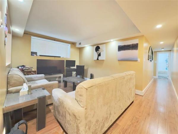 Home Photo - 1-375 Stradbrook Avenue