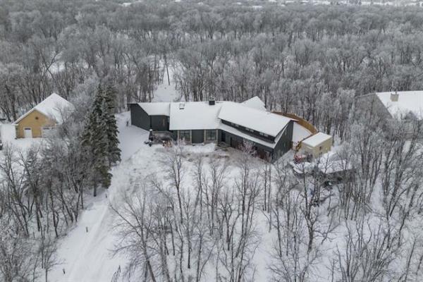 Home Photo - 14 KINGSWOOD Crescent