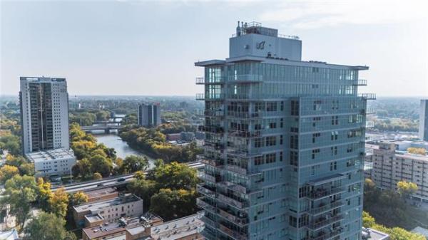 Home Photo - 1102-390 Assiniboine Avenue