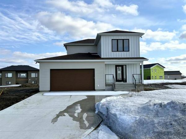 Home Photo - 5 Black Currant Crescent