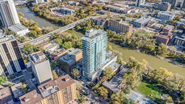 Home Photo - 1005-390 Assiniboine Avenue