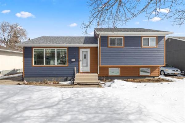 Home Photo - 92 MACAULAY Crescent