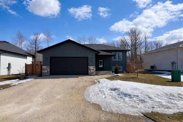 Home Photo - 48 Fox Run