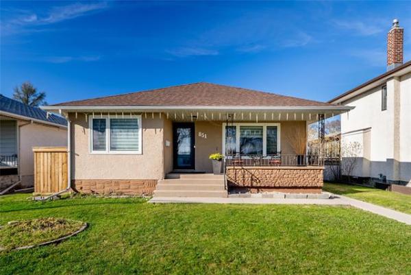 Home Photo - 851 Inkster Boulevard