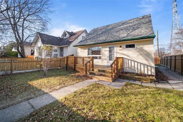 Home Photo - 727 Weatherdon Avenue